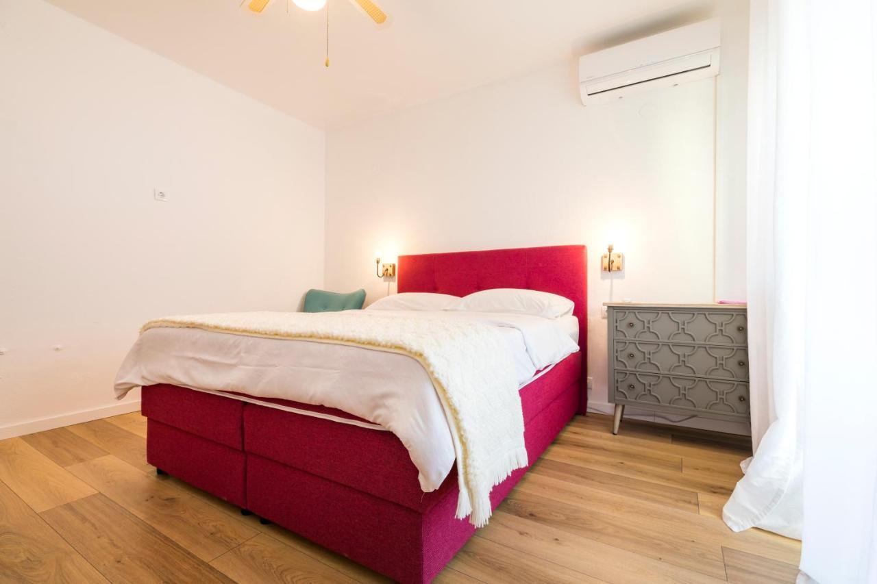 مالي لوشينغْ Alaburic Rooms & Apartment المظهر الخارجي الصورة