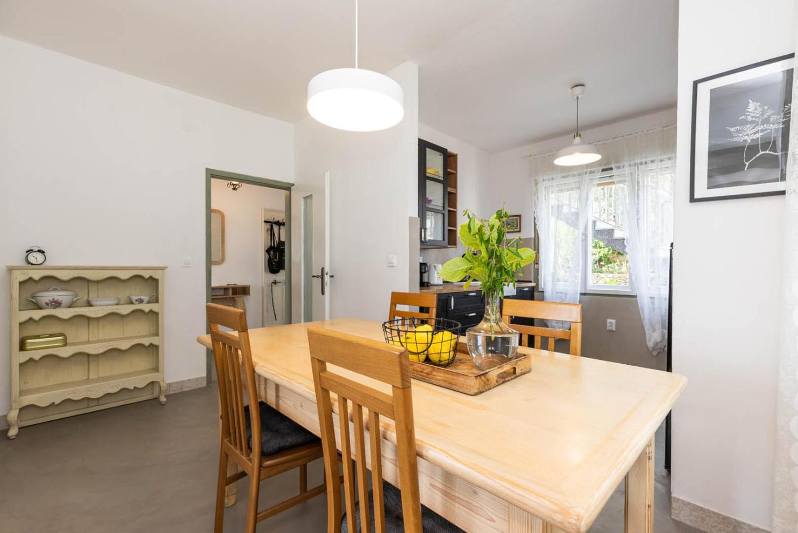 مالي لوشينغْ Alaburic Rooms & Apartment المظهر الخارجي الصورة