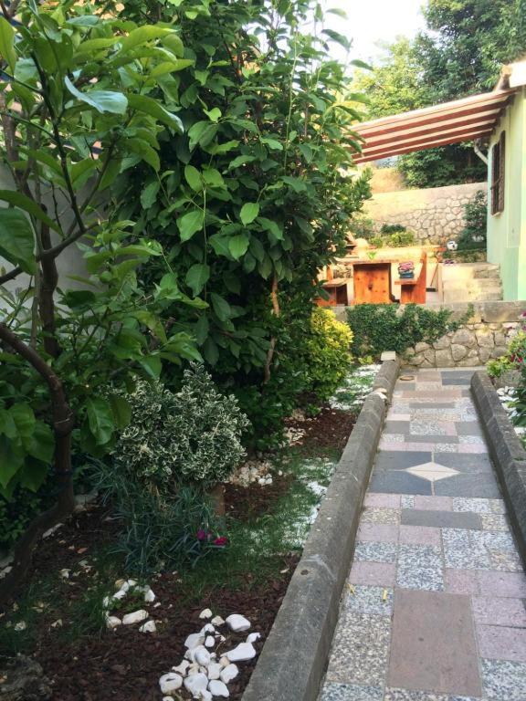 مالي لوشينغْ Alaburic Rooms & Apartment المظهر الخارجي الصورة